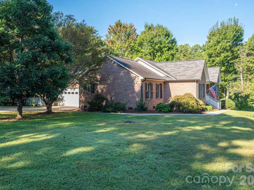 102 Moore Street, Lincolnton, NC 28092.  MLS# CAR4428464, YatesRealty ID 54251. 