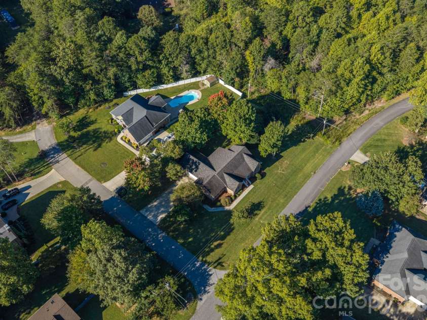 102 Moore Street, Lincolnton, NC 28092.  MLS# CAR4428464, YatesRealty ID 54251. 