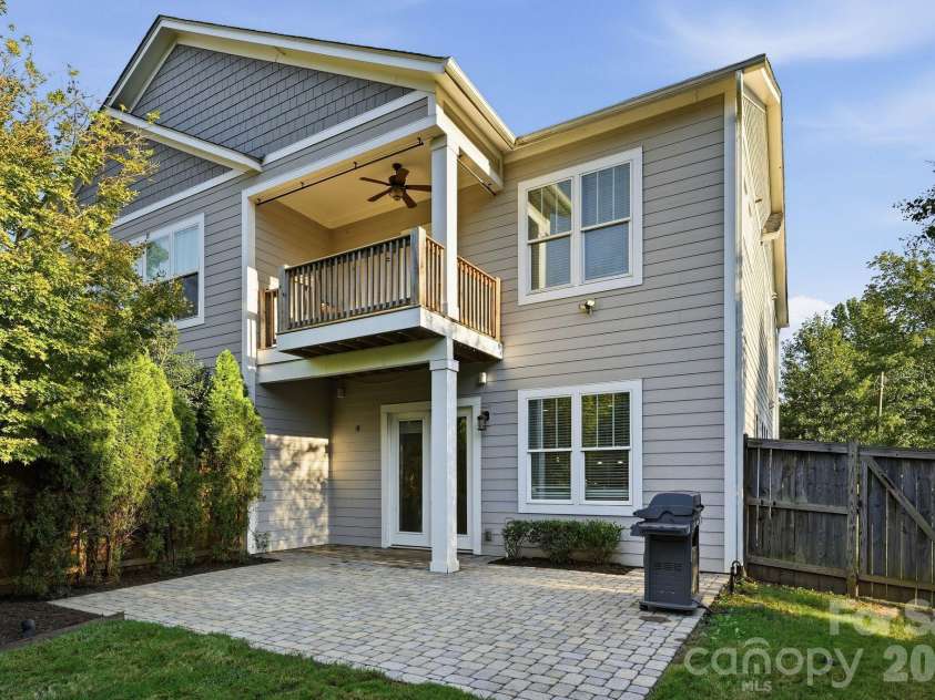1303 Cortland Road, Charlotte, NC 28209.  MLS# CAR4430140, YatesRealty ID 54252. Access to side yard.
