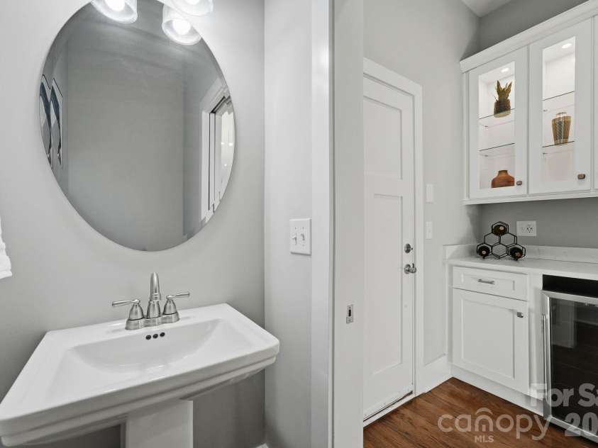 1303 Cortland Road, Charlotte, NC 28209.  MLS# CAR4430140, YatesRealty ID 54252. Half bath on main