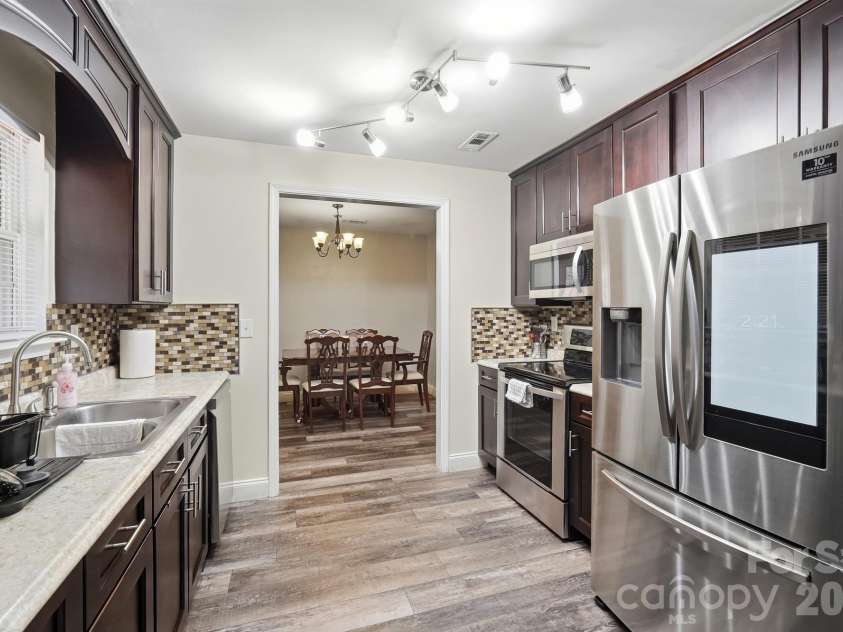623 Finborough Court, Charlotte, NC 28214.  MLS# CAR4430709, YatesRealty ID 54254. 
