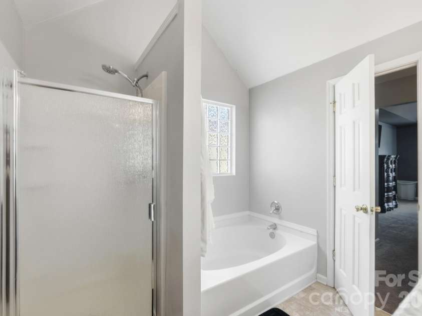623 Finborough Court, Charlotte, NC 28214.  MLS# CAR4430709, YatesRealty ID 54254. 