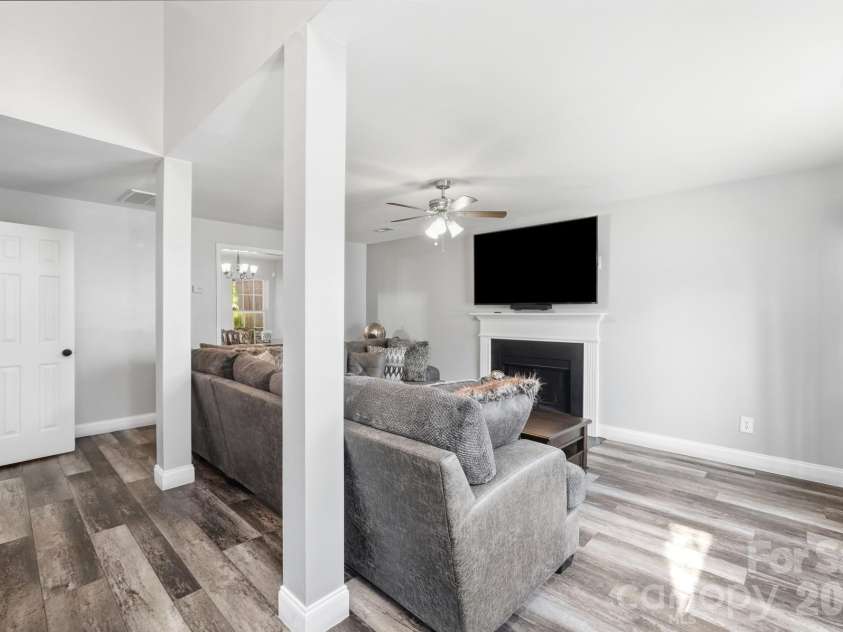 623 Finborough Court, Charlotte, NC 28214.  MLS# CAR4430709, YatesRealty ID 54254. 