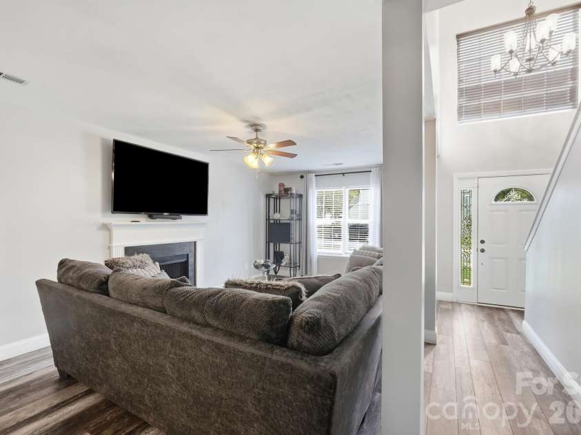 623 Finborough Court, Charlotte, NC 28214.  MLS# CAR4430709, YatesRealty ID 54254. 