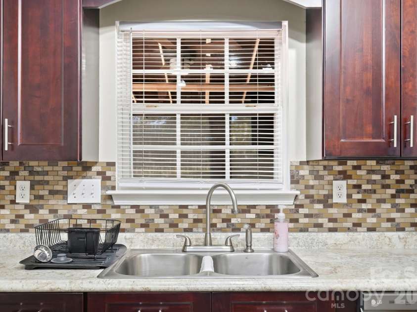 623 Finborough Court, Charlotte, NC 28214.  MLS# CAR4430709, YatesRealty ID 54254. 