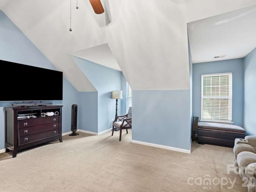 623 Finborough Court, Charlotte, NC 28214.  MLS# CAR4430709, YatesRealty ID 54254. 