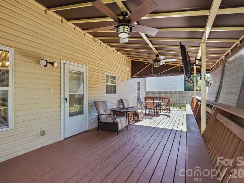 623 Finborough Court, Charlotte, NC 28214.  MLS# CAR4430709, YatesRealty ID 54254. 