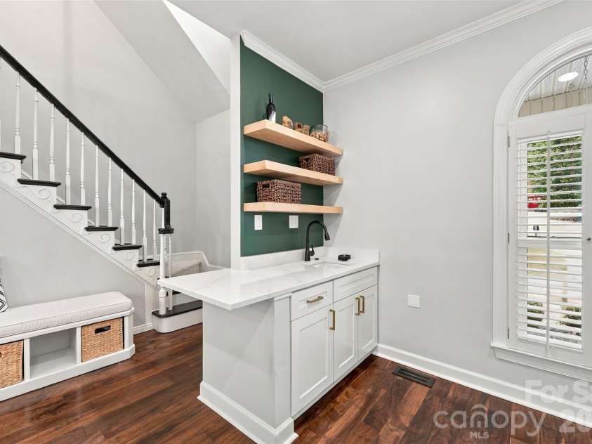 7122 Rothmore Street, Charlotte, NC 28215.  MLS# CAR4430685, YatesRealty ID 54257. 