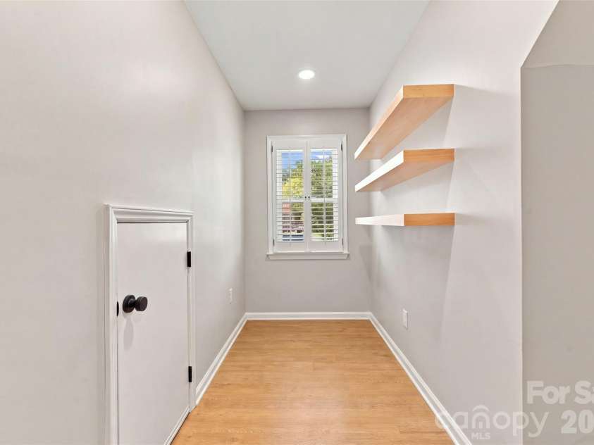 7122 Rothmore Street, Charlotte, NC 28215.  MLS# CAR4430685, YatesRealty ID 54257. 