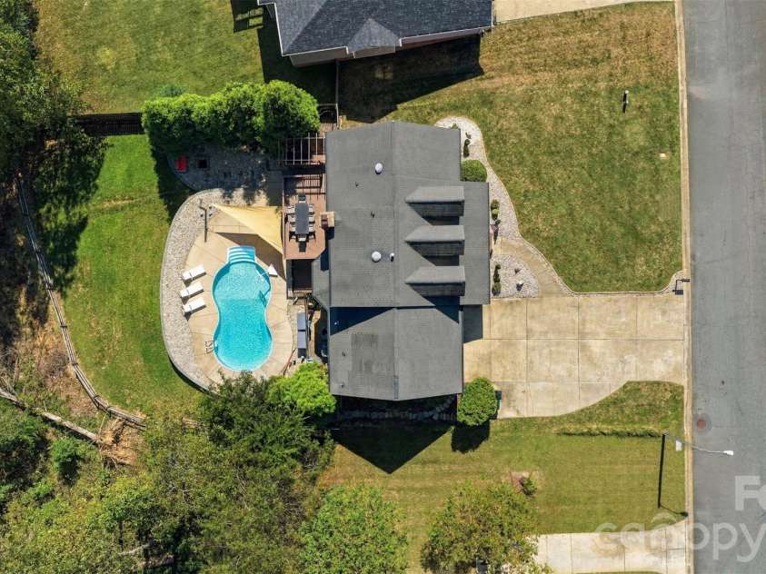 7122 Rothmore Street, Charlotte, NC 28215.  MLS# CAR4430685, YatesRealty ID 54257. 