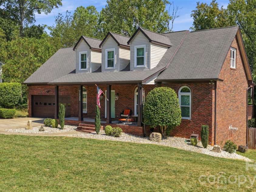 7122 Rothmore Street, Charlotte, NC 28215.  MLS# CAR4430685, YatesRealty ID 54257. 