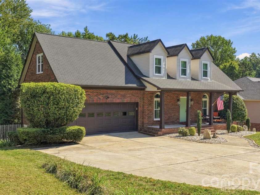 7122 Rothmore Street, Charlotte, NC 28215.  MLS# CAR4430685, YatesRealty ID 54257. 