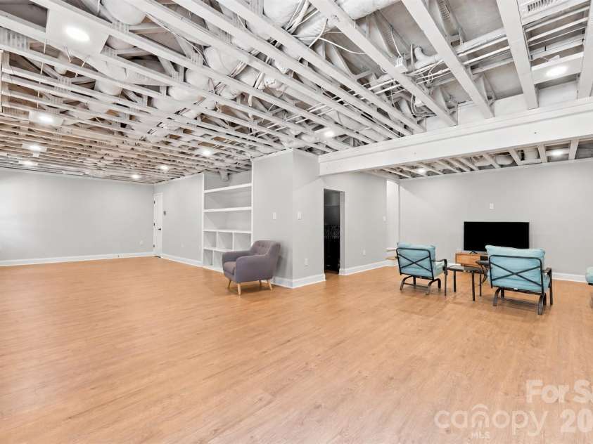 7122 Rothmore Street, Charlotte, NC 28215.  MLS# CAR4430685, YatesRealty ID 54257. 