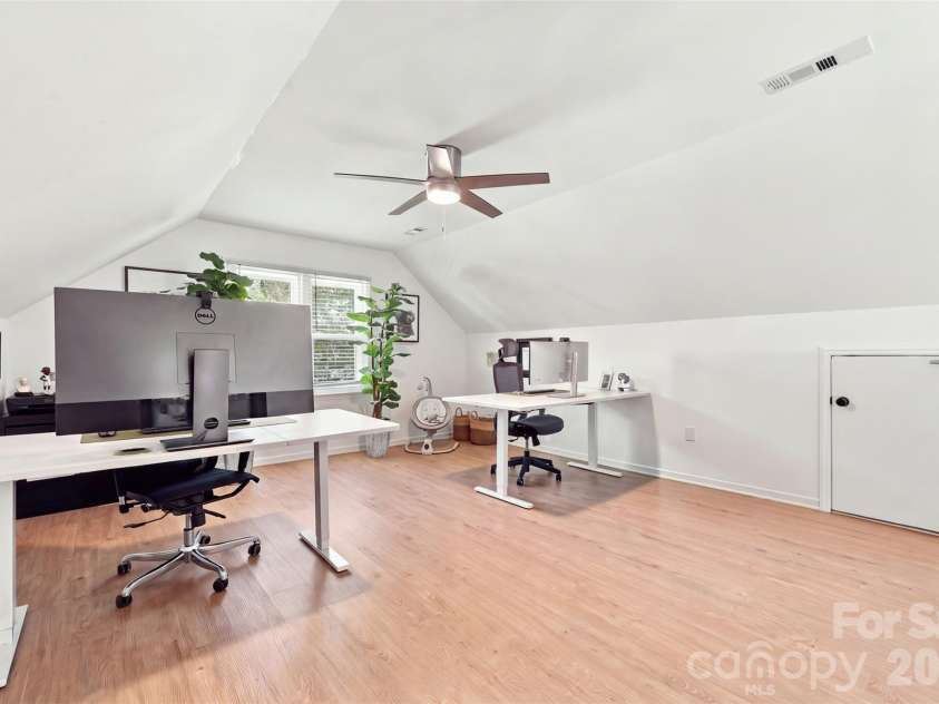 7122 Rothmore Street, Charlotte, NC 28215.  MLS# CAR4430685, YatesRealty ID 54257. Loft / office on upper