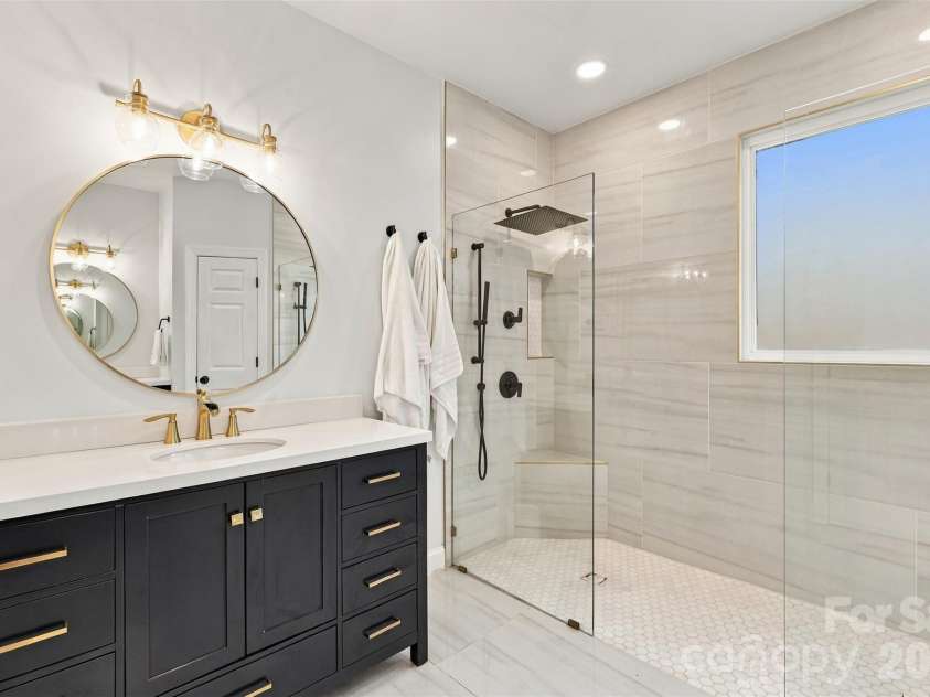 7122 Rothmore Street, Charlotte, NC 28215.  MLS# CAR4430685, YatesRealty ID 54257. Primary bath on main