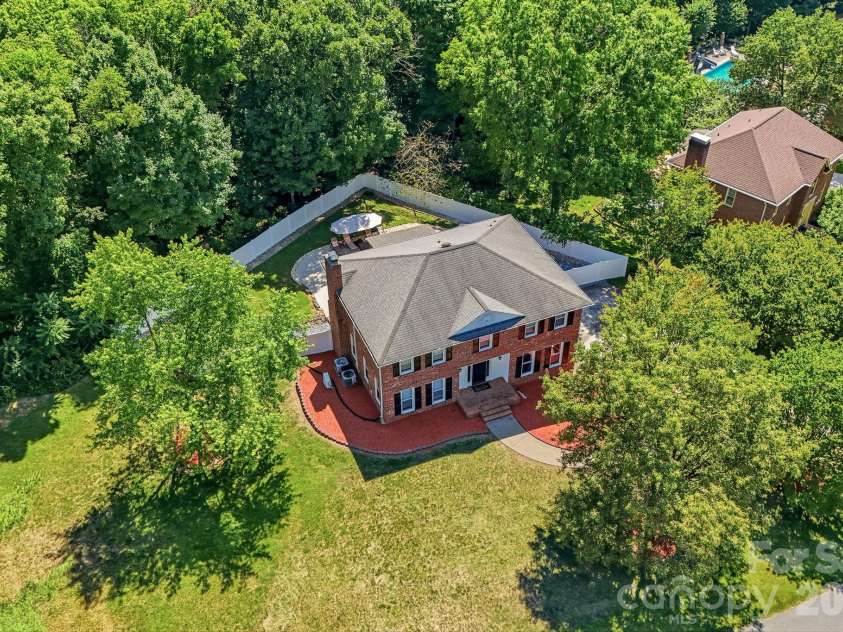 7000 Tramore Lane, Clemmons, NC 27012.  MLS# CAR4430242, YatesRealty ID 54260. 