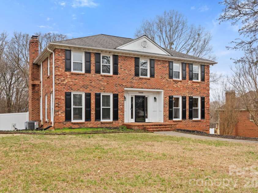 7000 Tramore Lane, Clemmons, NC 27012.  MLS# CAR4430242, YatesRealty ID 54260. 