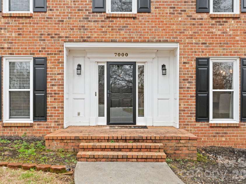 7000 Tramore Lane, Clemmons, NC 27012.  MLS# CAR4430242, YatesRealty ID 54260. 