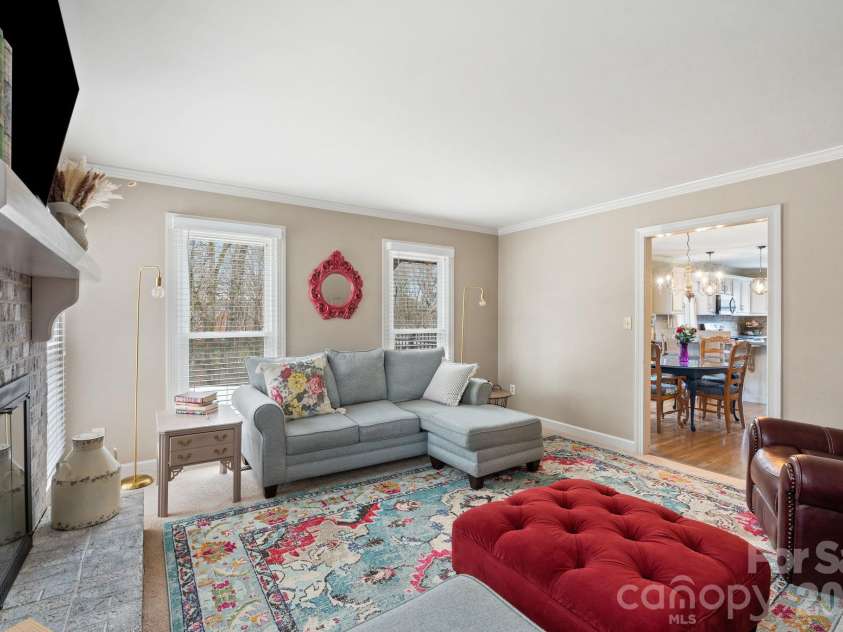 7000 Tramore Lane, Clemmons, NC 27012.  MLS# CAR4430242, YatesRealty ID 54260. 