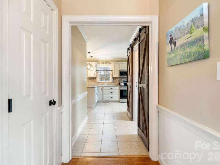 7000 Tramore Lane, Clemmons, NC 27012.  MLS# CAR4430242, YatesRealty ID 54260. 