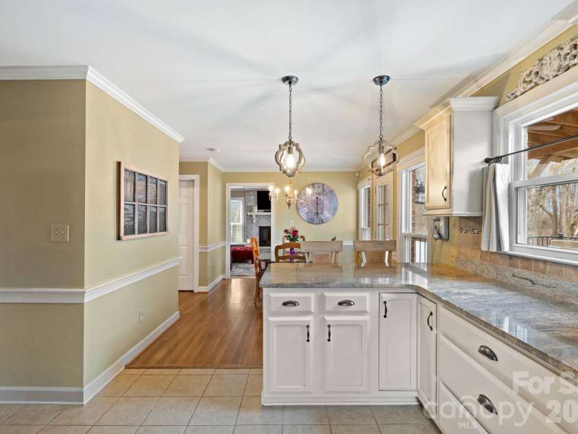 7000 Tramore Lane, Clemmons, NC 27012.  MLS# CAR4430242, YatesRealty ID 54260. 