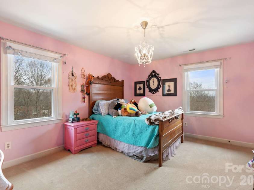 7000 Tramore Lane, Clemmons, NC 27012.  MLS# CAR4430242, YatesRealty ID 54260. 
