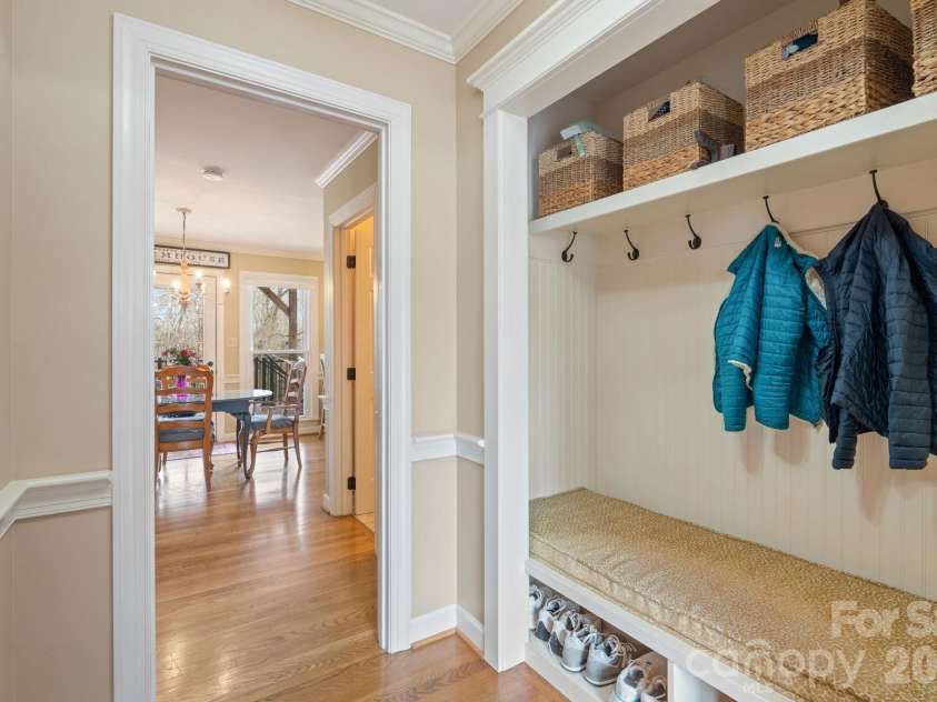 7000 Tramore Lane, Clemmons, NC 27012.  MLS# CAR4430242, YatesRealty ID 54260. 