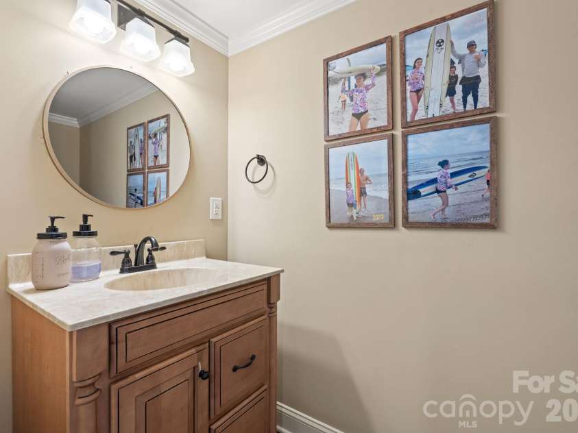 7000 Tramore Lane, Clemmons, NC 27012.  MLS# CAR4430242, YatesRealty ID 54260. 
