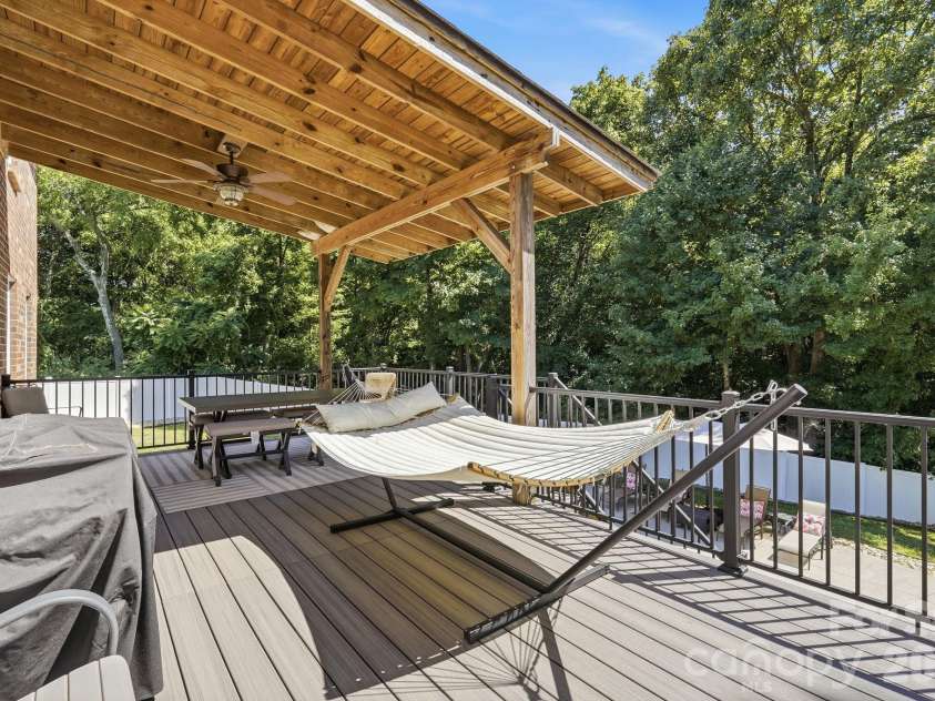 7000 Tramore Lane, Clemmons, NC 27012.  MLS# CAR4430242, YatesRealty ID 54260. 