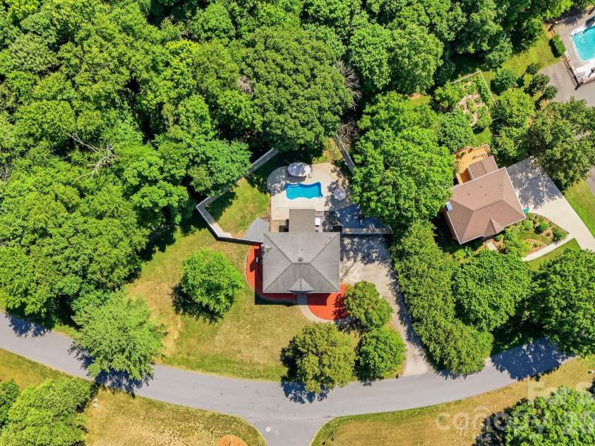 7000 Tramore Lane, Clemmons, NC 27012.  MLS# CAR4430242, YatesRealty ID 54260. 
