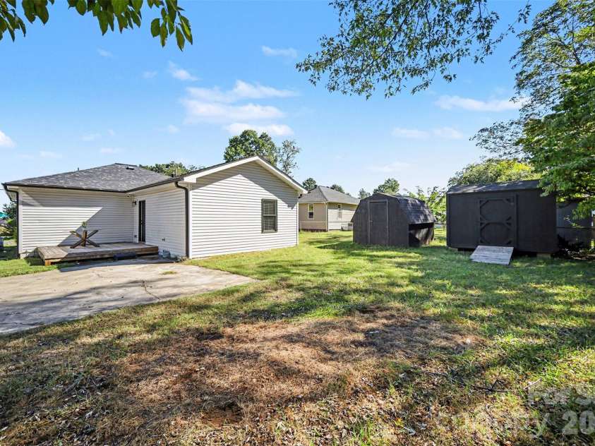 2361 Myrtle Avenue, Gastonia, NC 28052.  MLS# CAR4430220, YatesRealty ID 54263. 