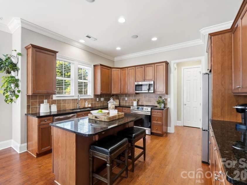 8101 Prescot Glen Parkway, Waxhaw, NC 28173.  MLS# CAR4429946, YatesRealty ID 54264. 
