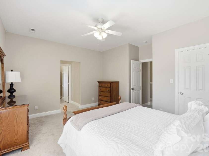 8101 Prescot Glen Parkway, Waxhaw, NC 28173.  MLS# CAR4429946, YatesRealty ID 54264. 