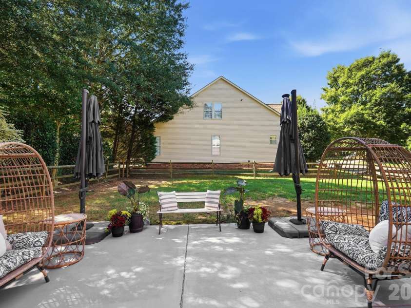 8101 Prescot Glen Parkway, Waxhaw, NC 28173.  MLS# CAR4429946, YatesRealty ID 54264. 
