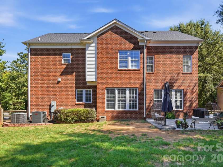8101 Prescot Glen Parkway, Waxhaw, NC 28173.  MLS# CAR4429946, YatesRealty ID 54264. 