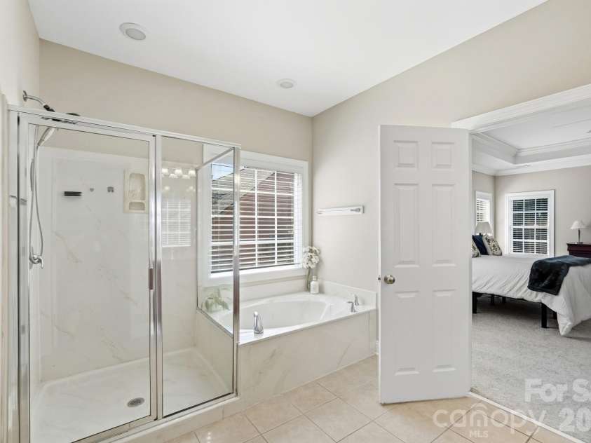 8101 Prescot Glen Parkway, Waxhaw, NC 28173.  MLS# CAR4429946, YatesRealty ID 54264. Primary bathroom