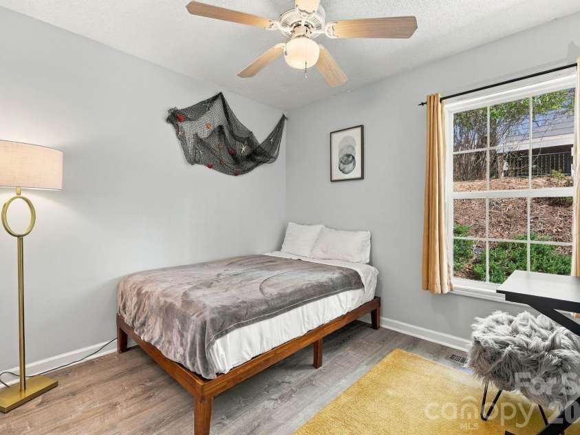 10 Foggy Hollow Trail, Asheville, NC 28806.  MLS# CAR4430103, YatesRealty ID 54265. 