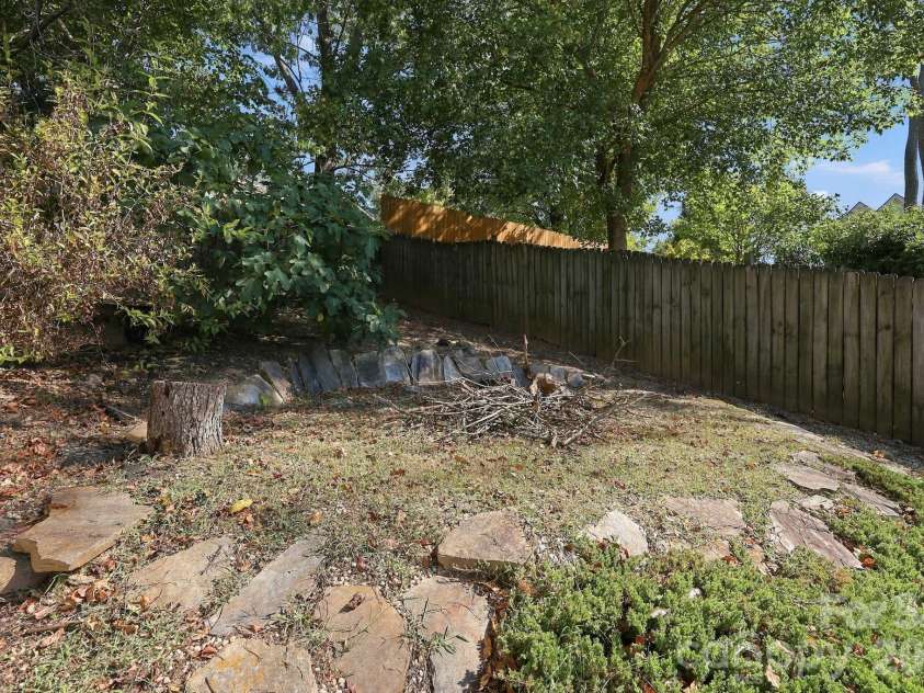 10 Foggy Hollow Trail, Asheville, NC 28806.  MLS# CAR4430103, YatesRealty ID 54265. Fire pit