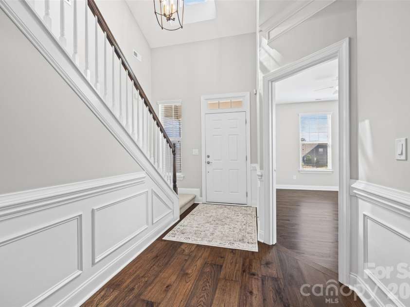 17015 Challory Glen Way, Charlotte, NC 28278.  MLS# CAR4429869, YatesRealty ID 54266. 