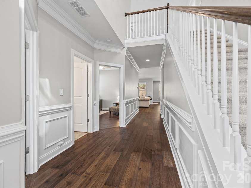 17015 Challory Glen Way, Charlotte, NC 28278.  MLS# CAR4429869, YatesRealty ID 54266. 