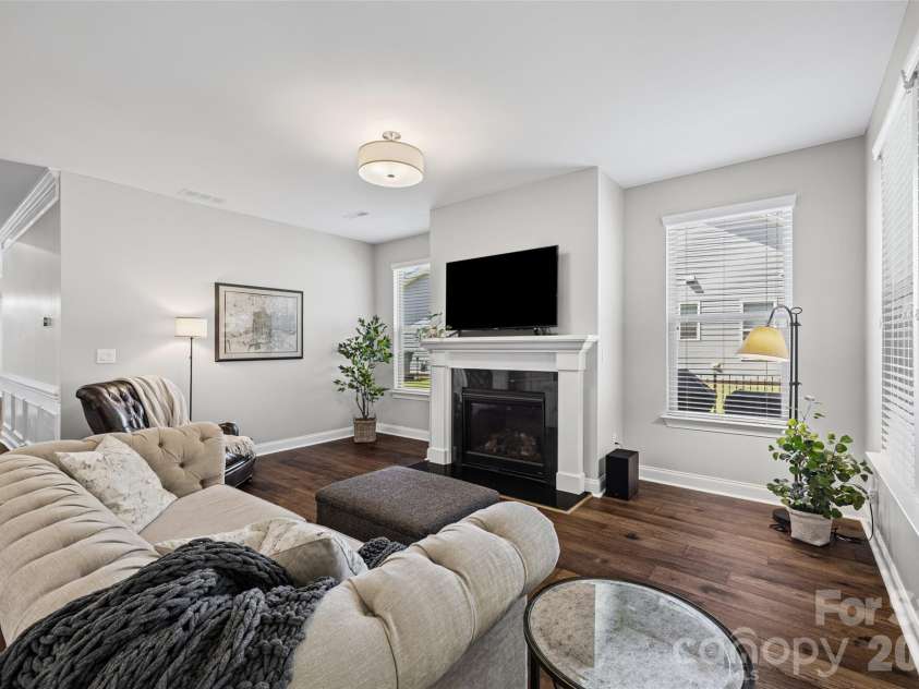 17015 Challory Glen Way, Charlotte, NC 28278.  MLS# CAR4429869, YatesRealty ID 54266. 