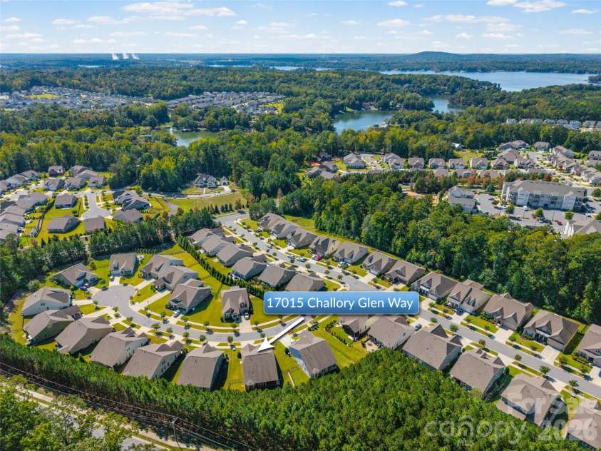 17015 Challory Glen Way, Charlotte, NC 28278.  MLS# CAR4429869, YatesRealty ID 54266. 