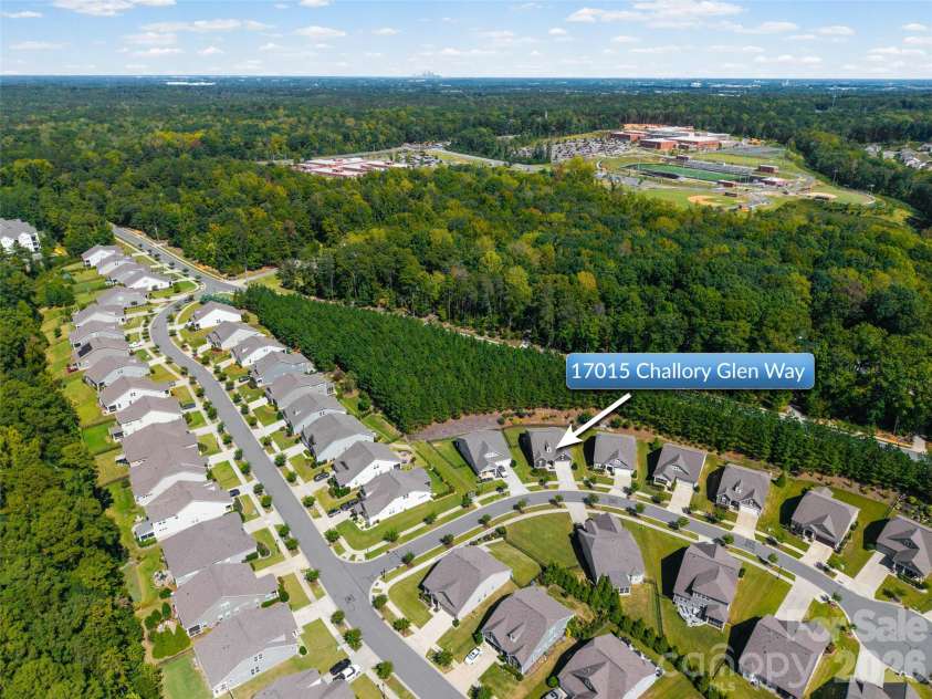 17015 Challory Glen Way, Charlotte, NC 28278.  MLS# CAR4429869, YatesRealty ID 54266. 