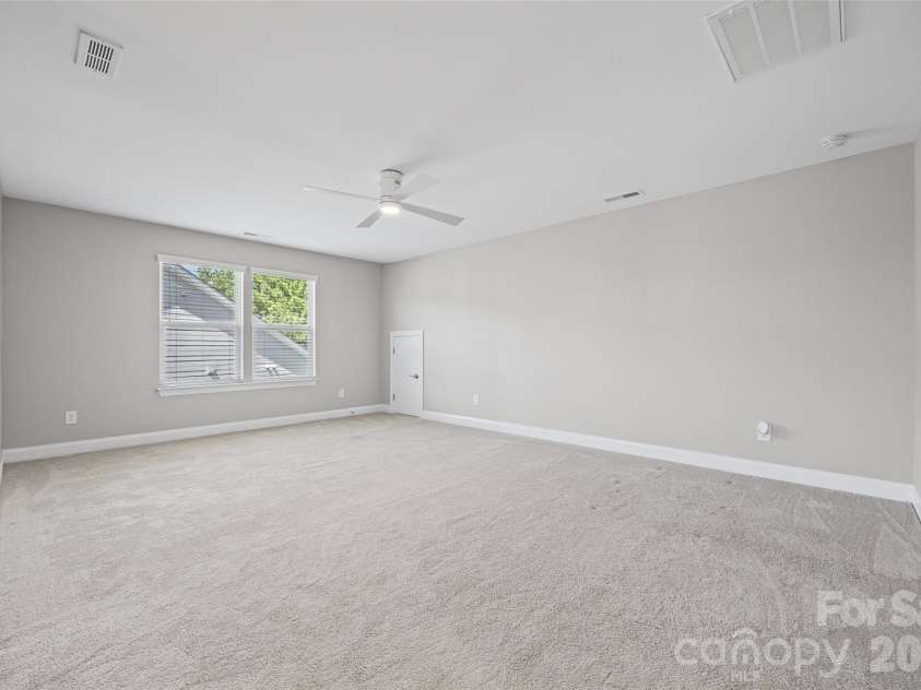 17015 Challory Glen Way, Charlotte, NC 28278.  MLS# CAR4429869, YatesRealty ID 54266. Bonus/Flex space upstairs
