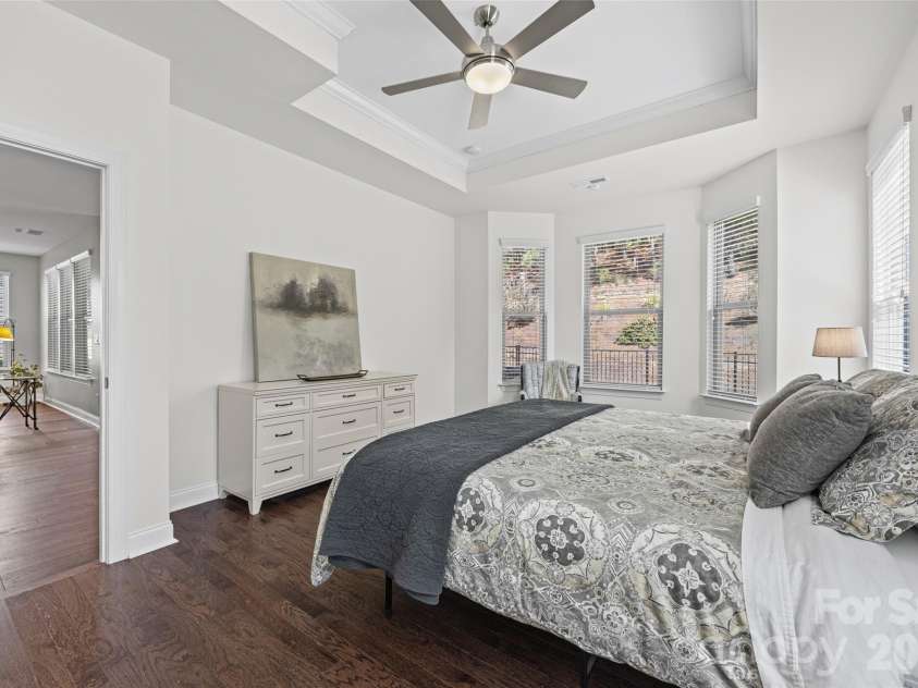 17015 Challory Glen Way, Charlotte, NC 28278.  MLS# CAR4429869, YatesRealty ID 54266. Primary suite w/ tray ceiling