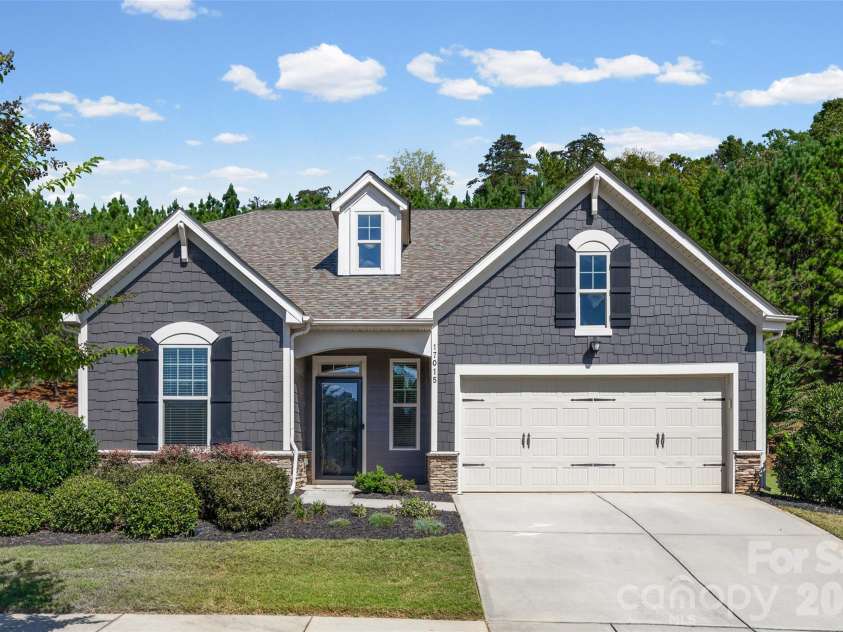 17015 Challory Glen Way, Charlotte, NC 28278.  MLS# CAR4429869, YatesRealty ID 54266. Welcome Home!
