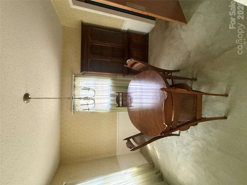 818 McLaughlin Drive, Charlotte, NC 28212.  MLS# CAR4430150, YatesRealty ID 54267. 