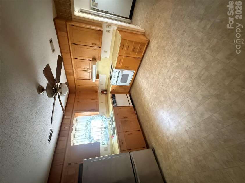 818 McLaughlin Drive, Charlotte, NC 28212.  MLS# CAR4430150, YatesRealty ID 54267. 