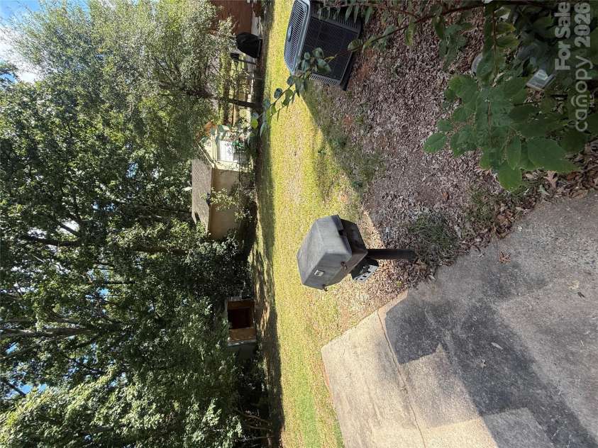 818 McLaughlin Drive, Charlotte, NC 28212.  MLS# CAR4430150, YatesRealty ID 54267. 