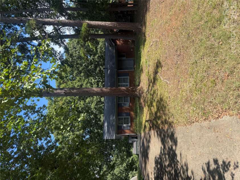 818 McLaughlin Drive, Charlotte, NC 28212.  MLS# CAR4430150, YatesRealty ID 54267. 